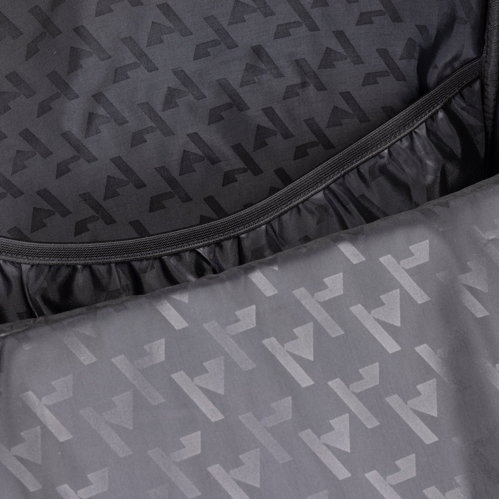 Aubrion React Bridle Bag - Black