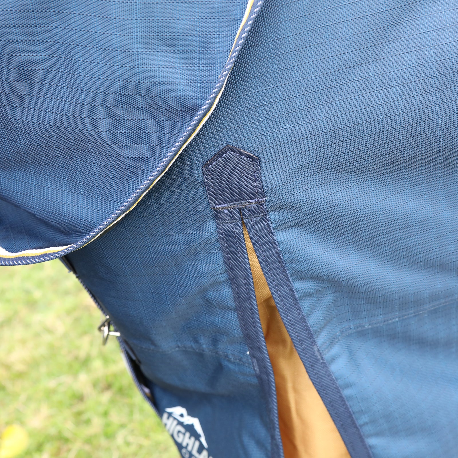 Highlander Plus Lite Turnout Rug - Navy