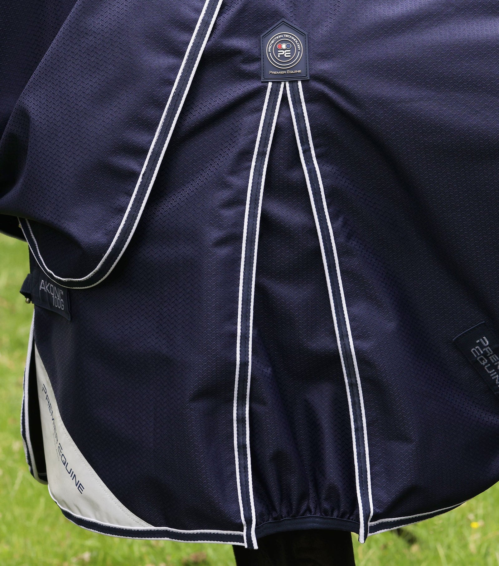 Premier Equine Akoni 100g Turnout Rug with Classic Neck Cover