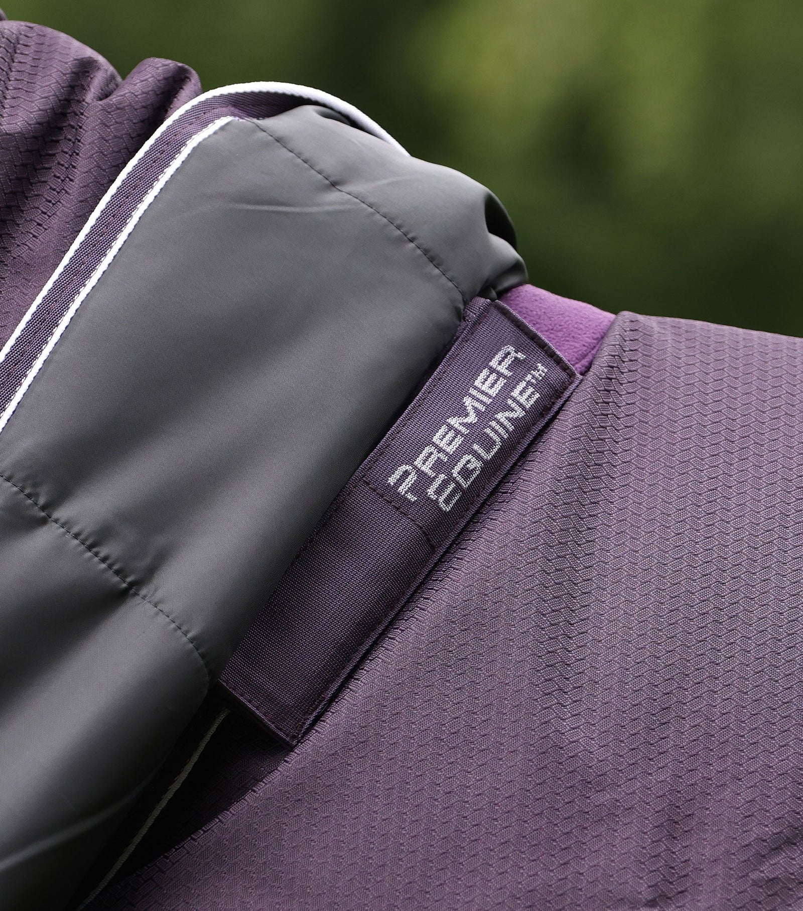 Premier Equine Akoni 200g Turnout Rug with Classic Neck Cover