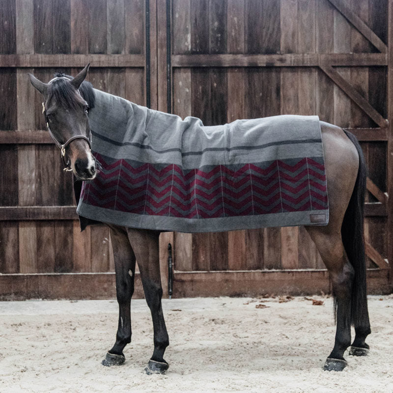 Kentucky Fleece Square Blanket Fishbone -Grey/Burgundy