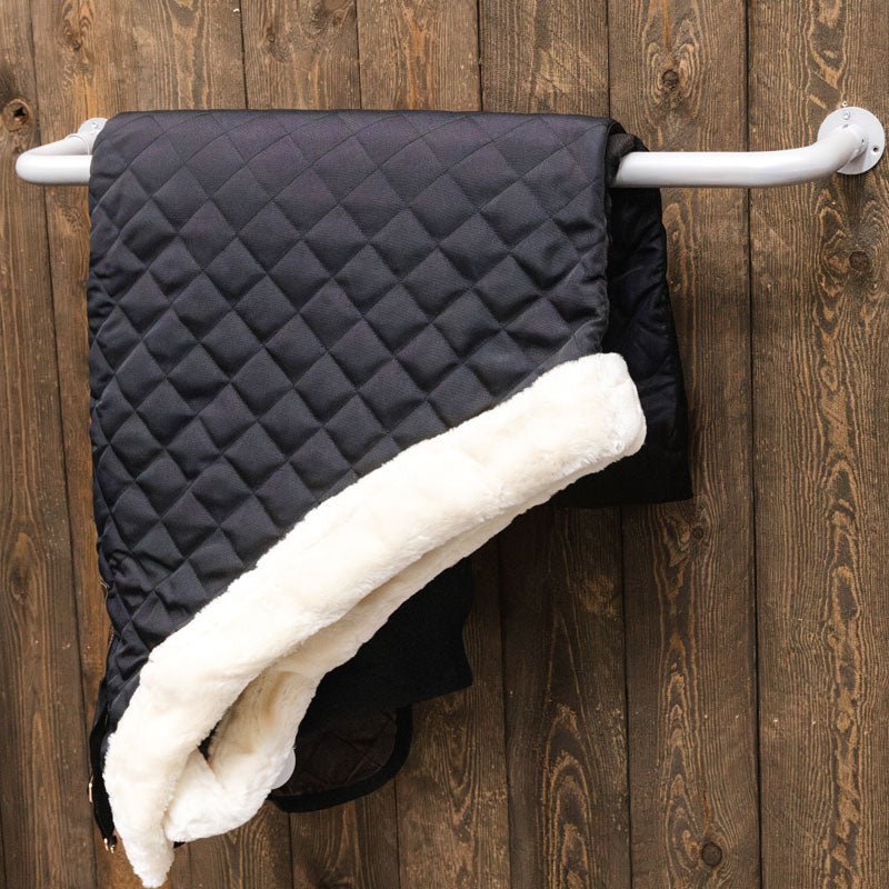 Grooming Deluxe Foldable Blanket Holder - Nags Essentials
