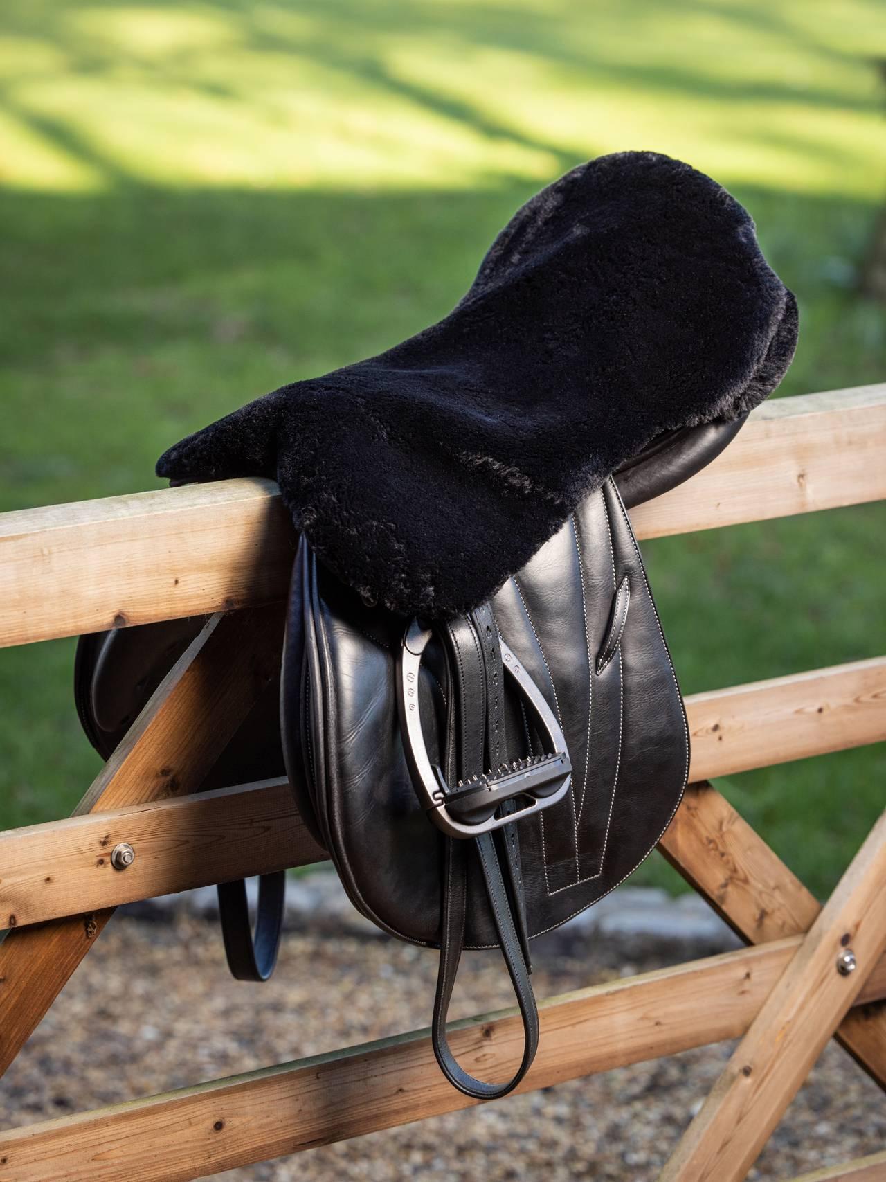 LeMieux Simuwool Seat Saver - Nags Essentials