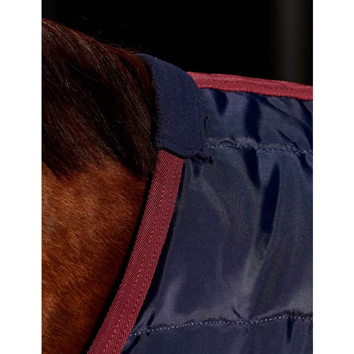 Weatherbeeta ComFiTec 210D Channel Quilt Stable Standard Neck 100G- Navy