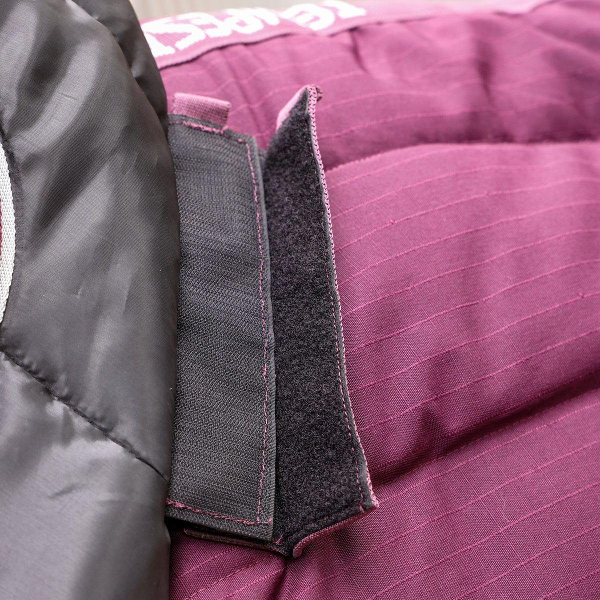 Tempest Original 300 Stable Rug & Neck -Burgundy