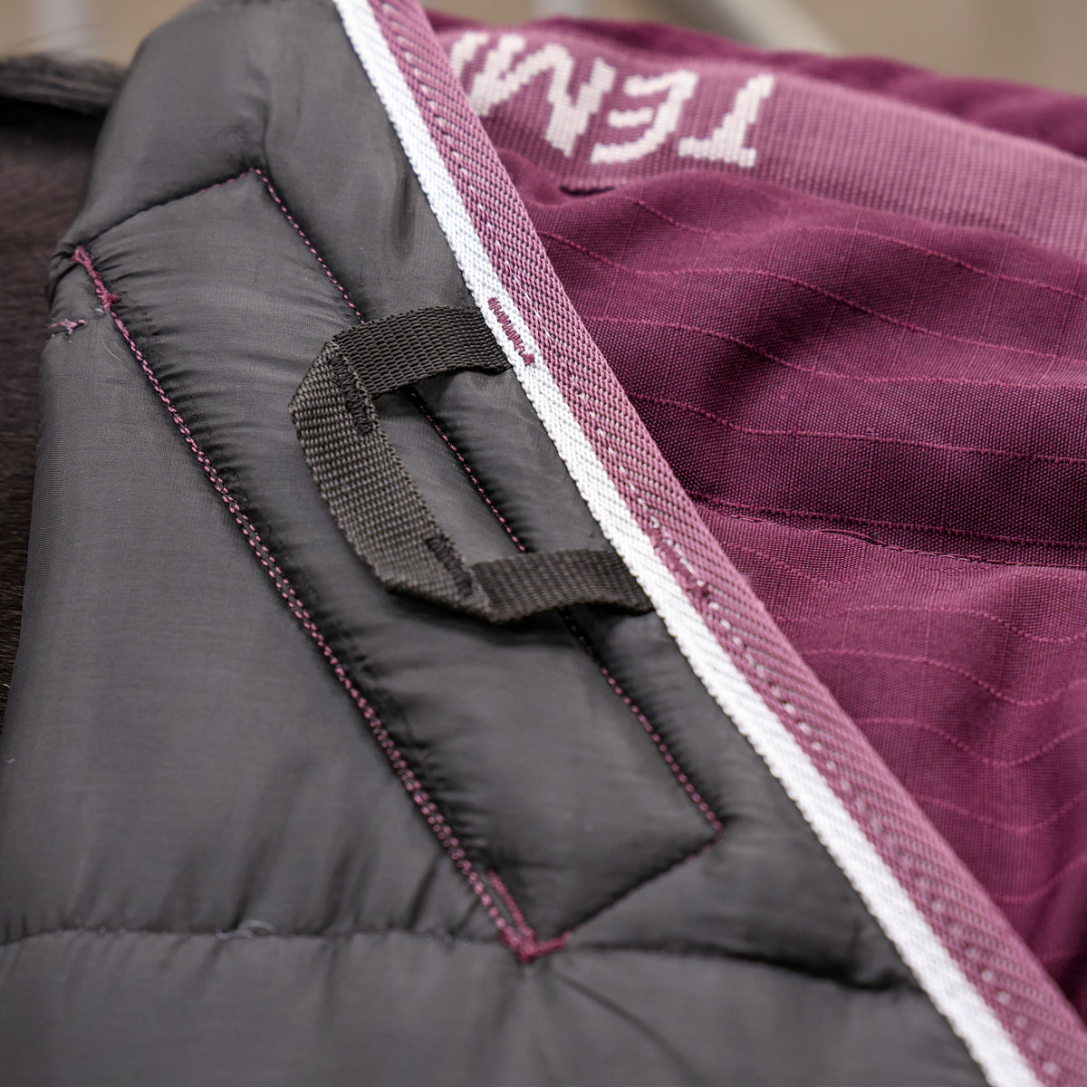 Tempest Original 300 Stable Rug & Neck -Burgundy