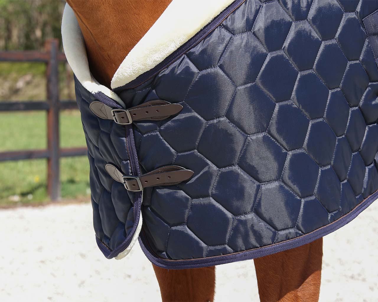 Classy 100g Stable Rug - Navy