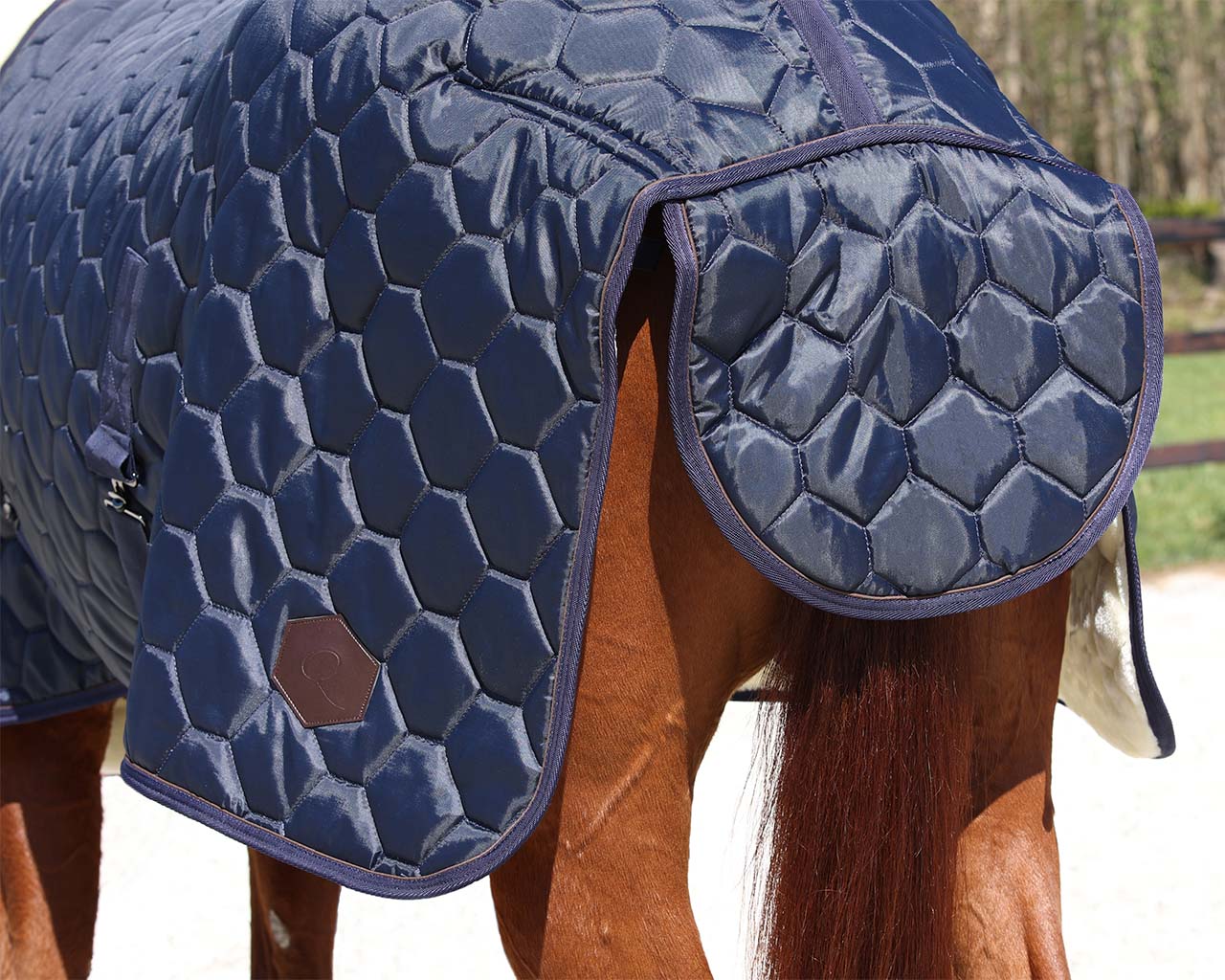 Classy 100g Stable Rug - Navy