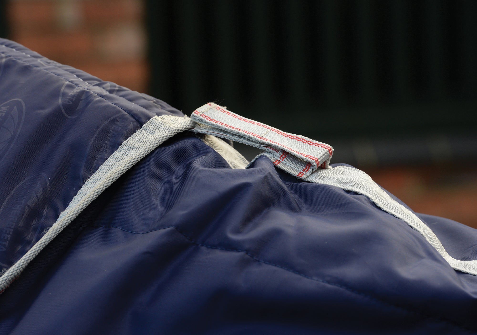 Weatherbeeta Comfitec 210D Channel Quilt Combo Medium/ Lite (110g) - Navy