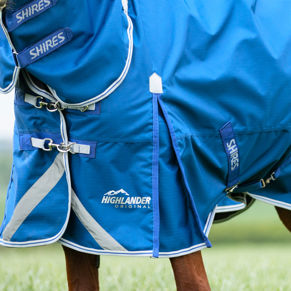 Highlander Original 200g Turnout Rug - Blue