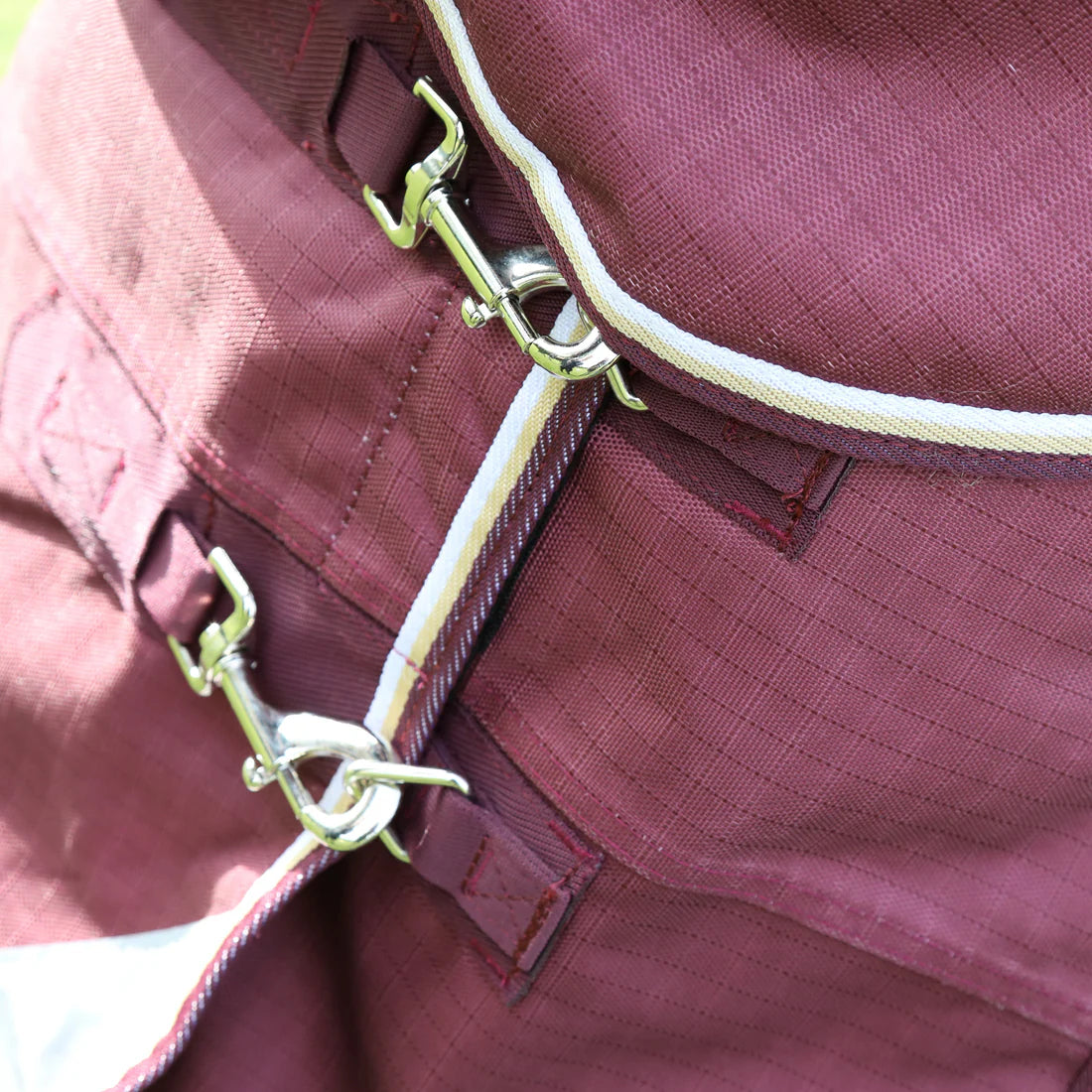 Highlander Plus 100g Turnout Rug - Maroon