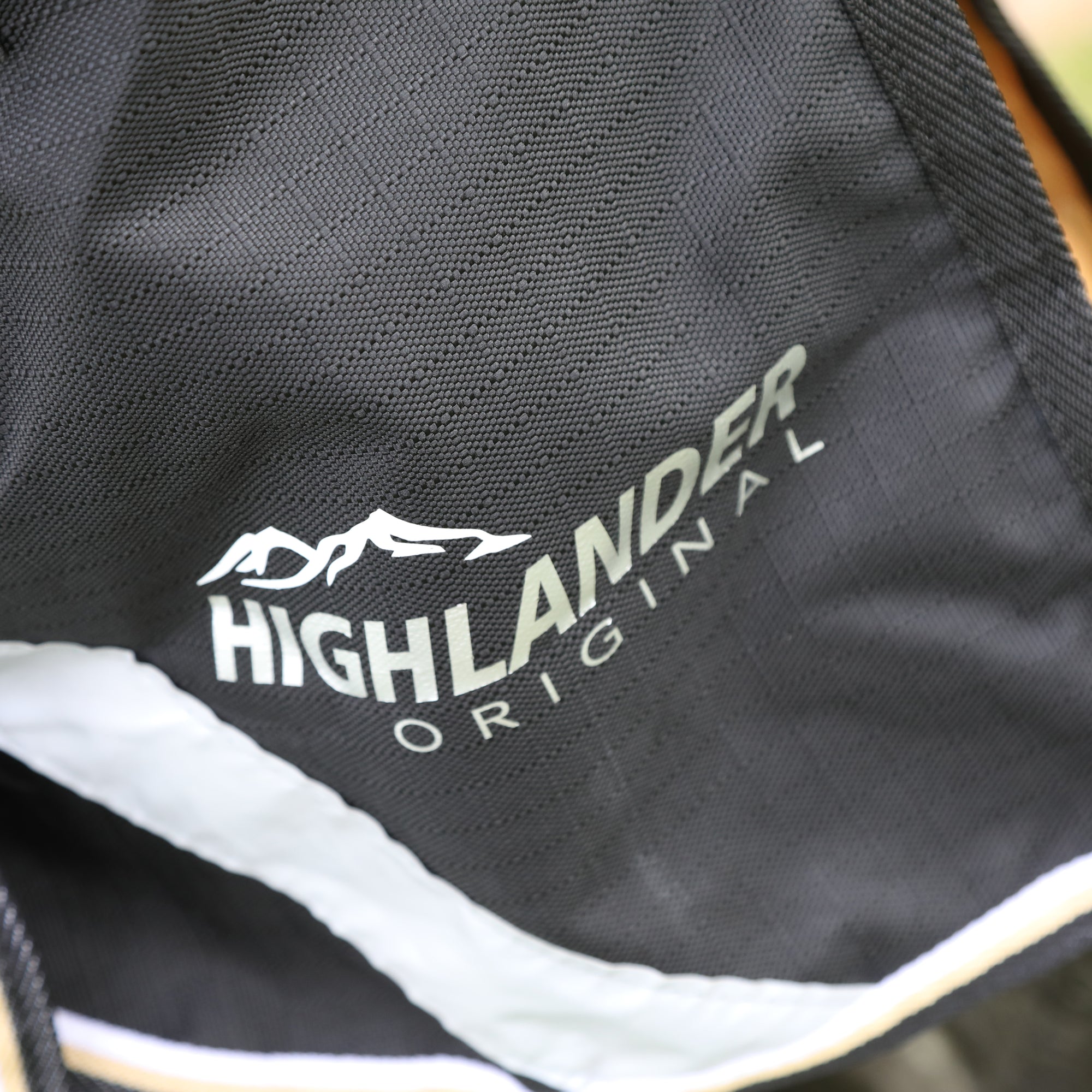 Highlander Plus 200 Turnout Rug & Neck Set - Black