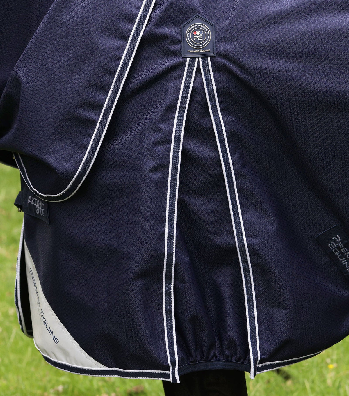 Premier Equine Akoni 200g Turnout Rug with Classic Neck Cover