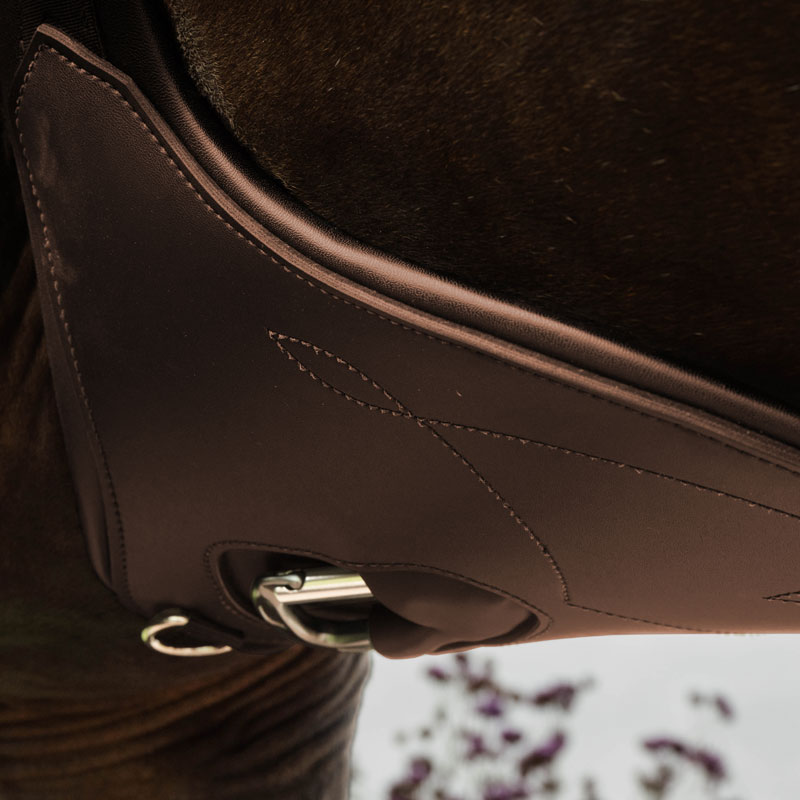 Kentucky Horsewear Anatomic Stud Girth