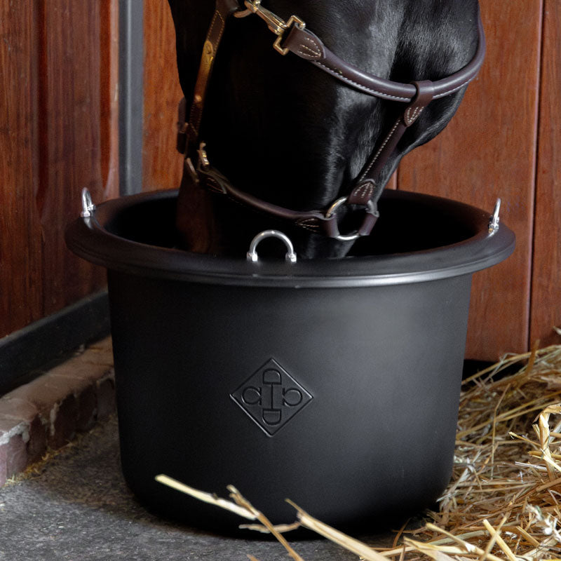 Grooming Deluxe Feed Bucket