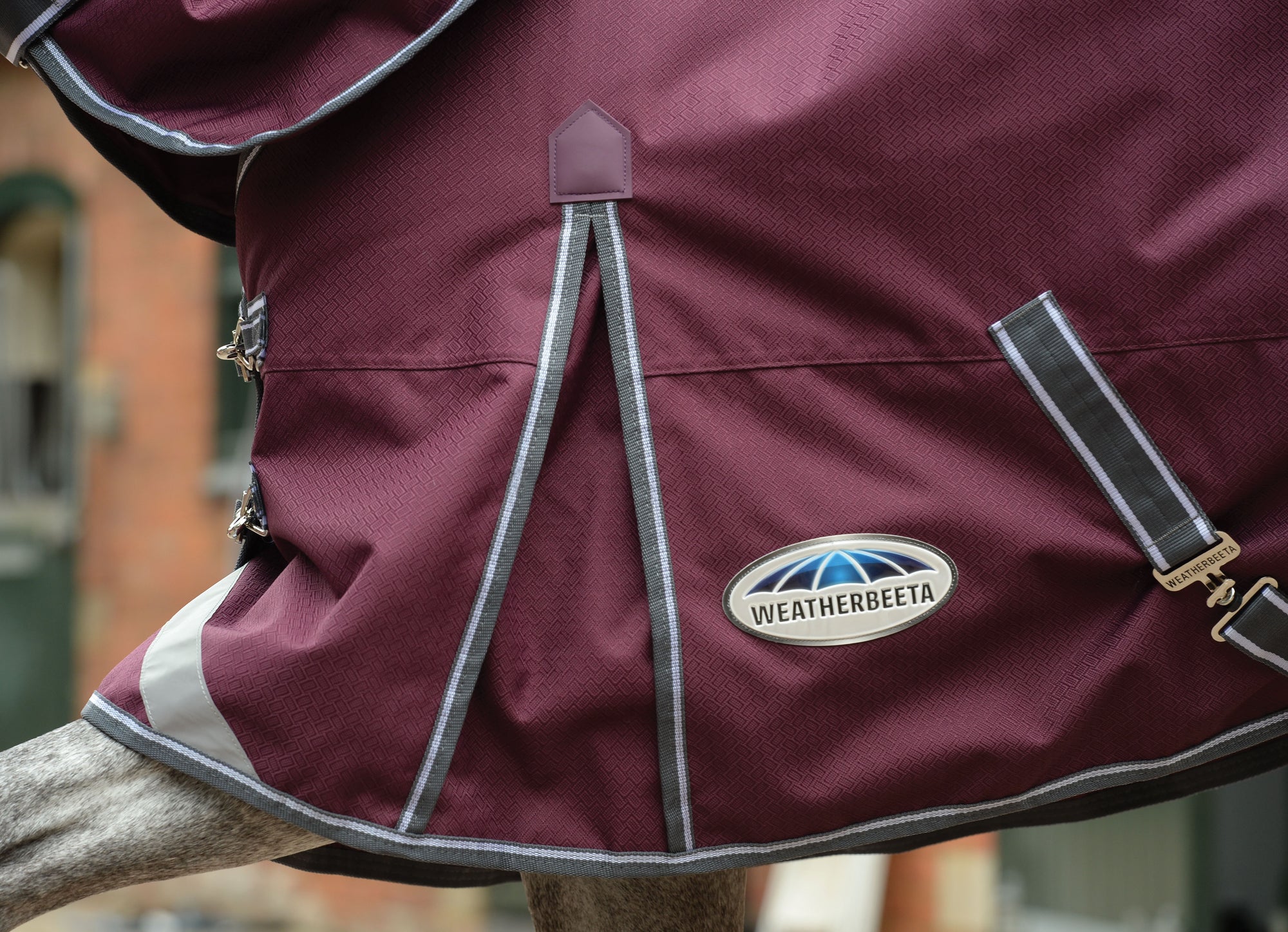 Weatherbeeta Comfitec Plus Dynamic II Standard Neck Lite Turnout Rug -Maroon