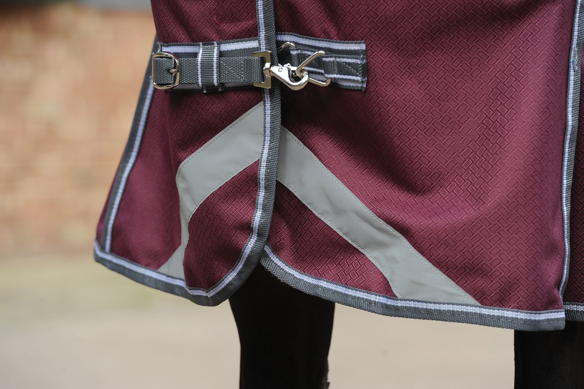 Weatherbeeta Comfitec Plus Dynamic II Standard Neck Lite Turnout Rug -Maroon