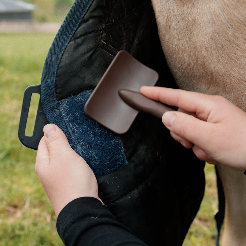 Grooming Deluxe Velcro Cleaning Brush - Nags Essentials