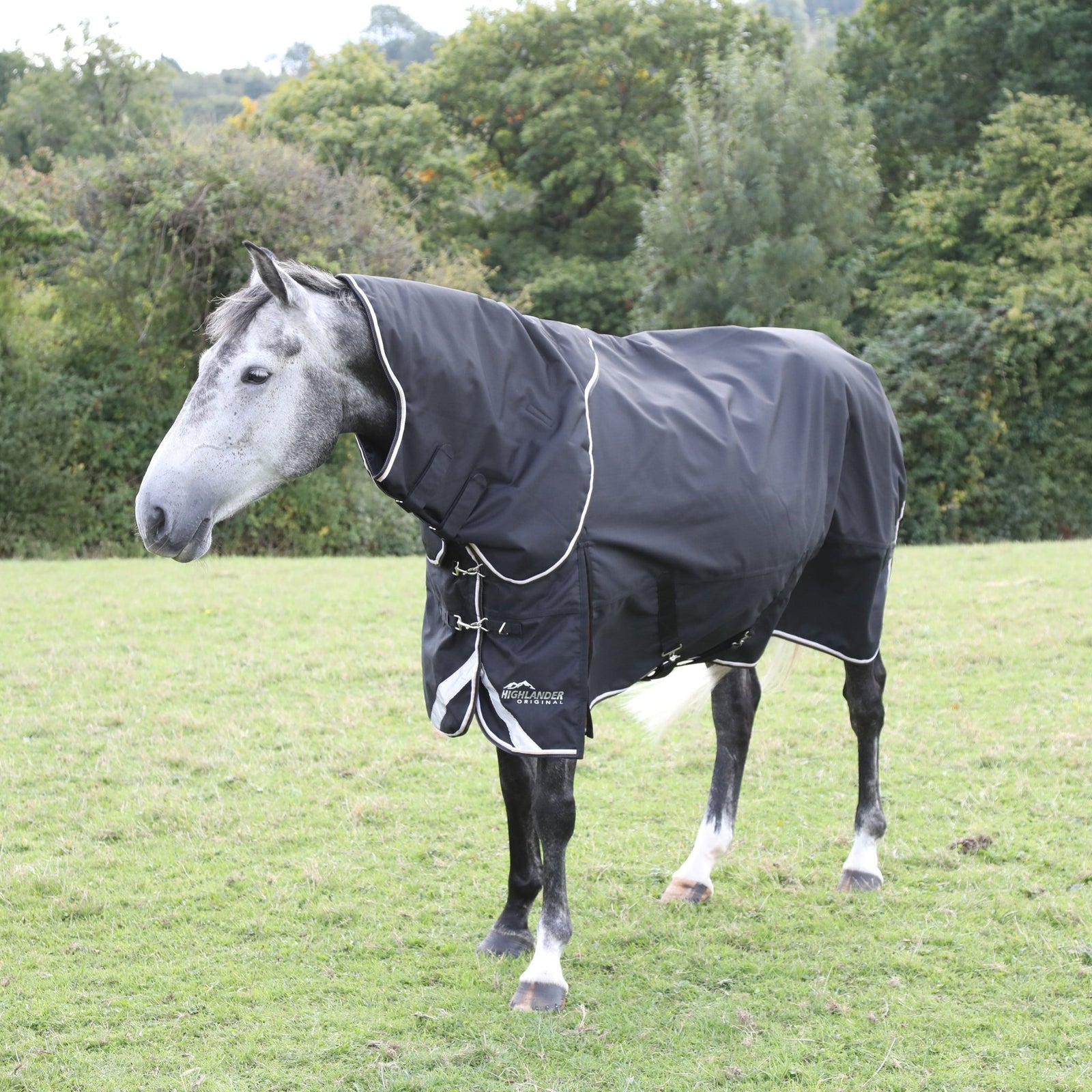 Highlander Plus 200 Turnout Rug Neck Cover - Black - Nags Essentials