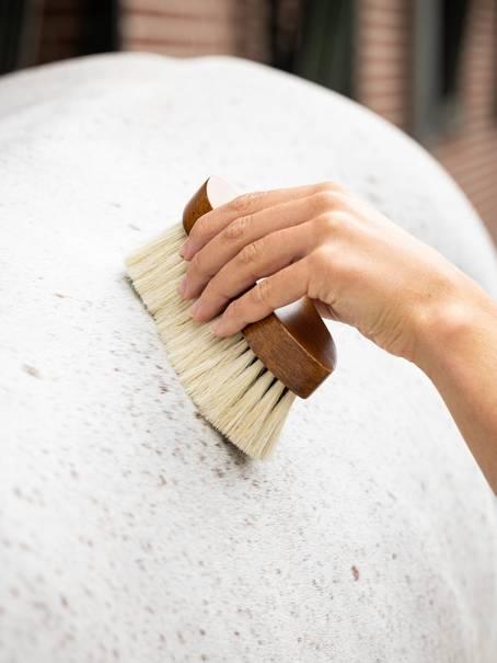 LeMieux Artisan Deep Clean Dandy Brush - Brown