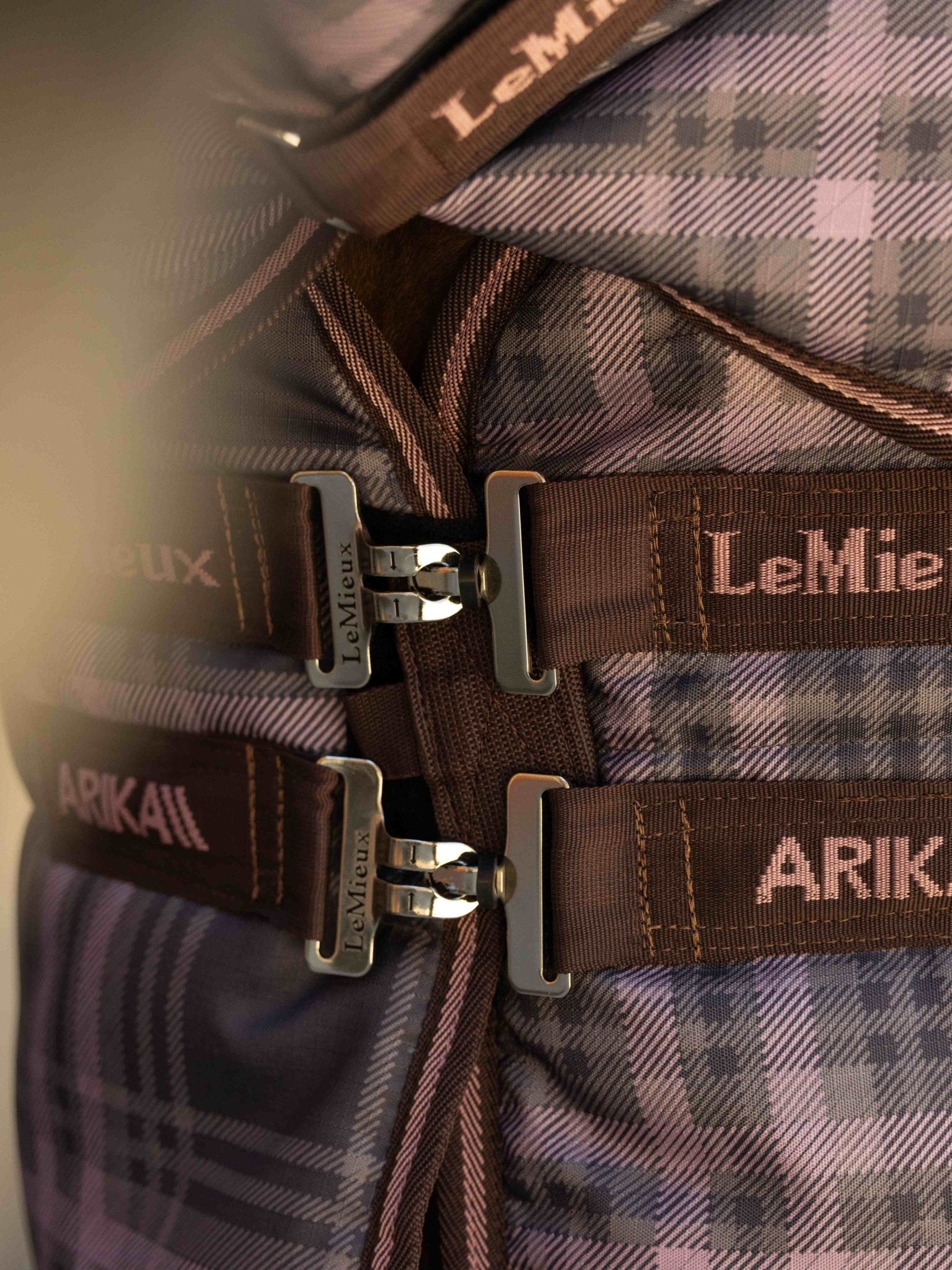 LeMieux Arika Heritage Check Stable Rug with Neck 200g - Cocoa - Nags Essentials