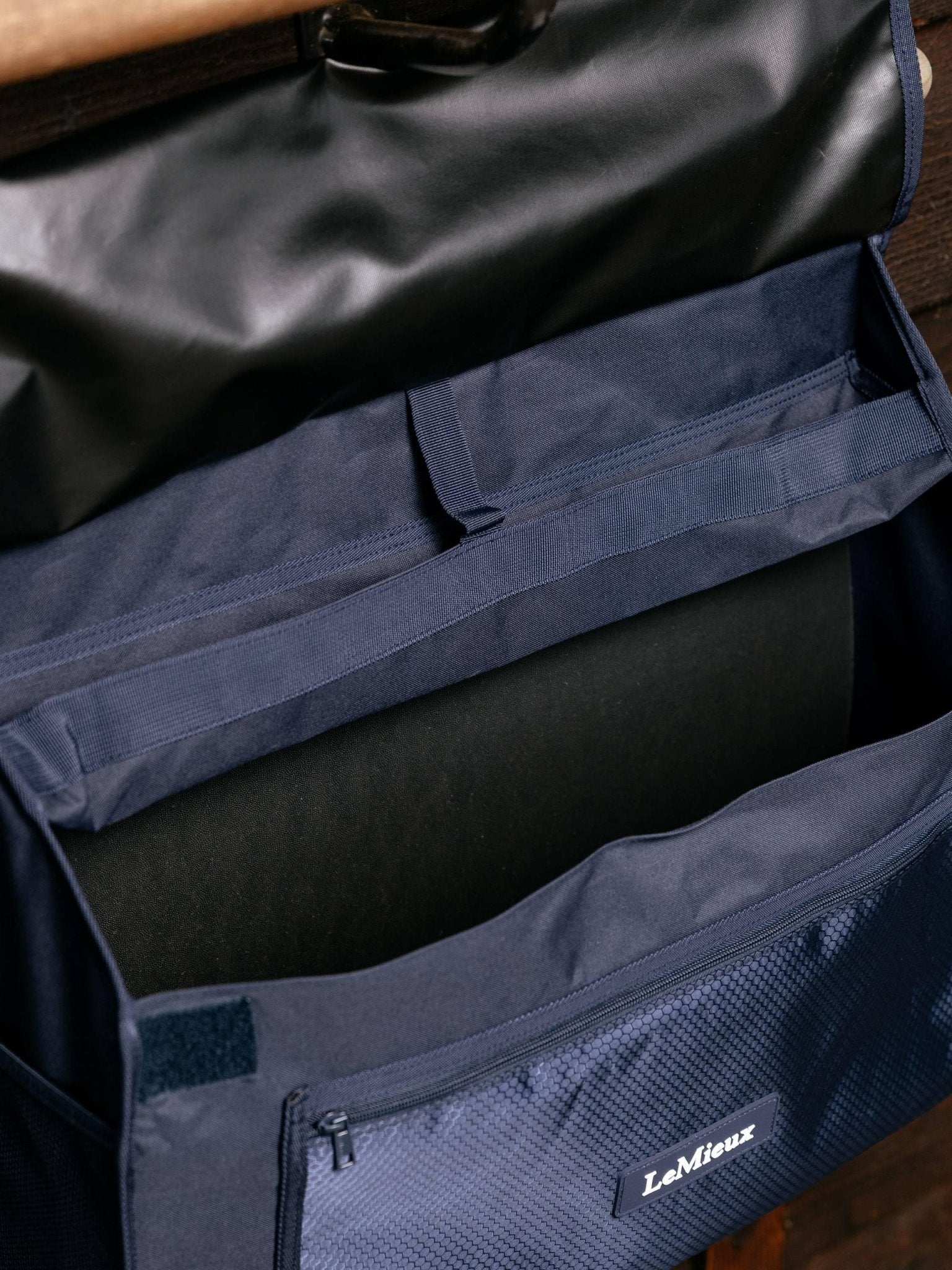 Lemieux Pro Grooming Bag with Bar - Nags Essentials