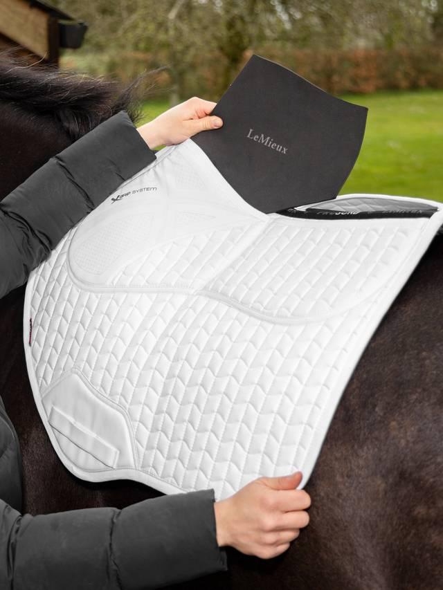 LeMieux ProSorb Plain 2 Pocket Close Contact Square - Nags Essentials