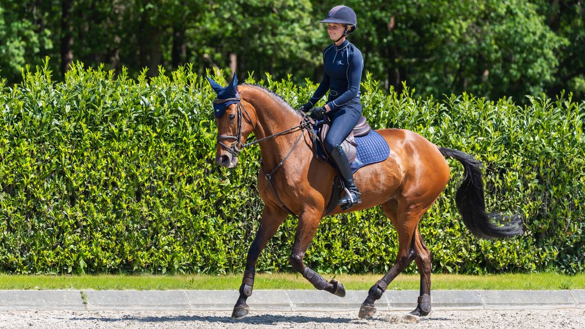 LeMieux Suede Close Contact Square Saddlepad - Nags Essentials