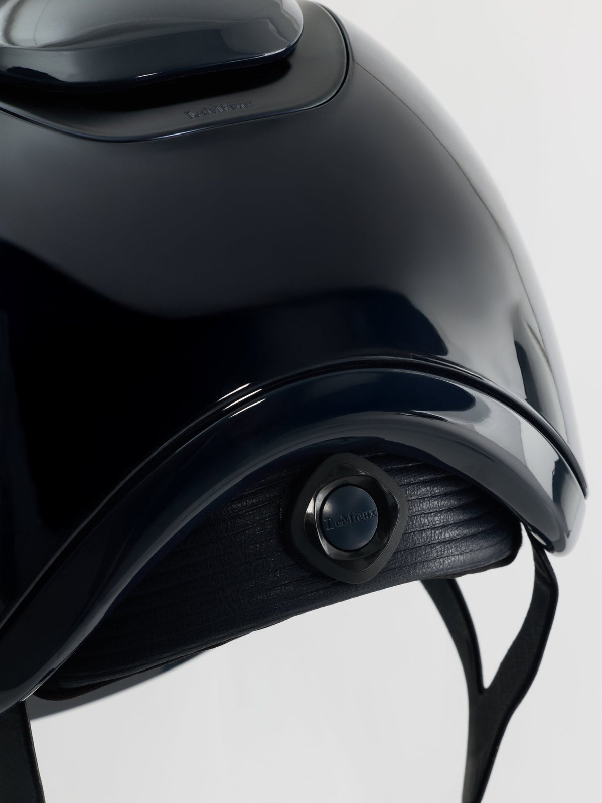 LeMieux Verv Competition Helmet Gloss - Nags Essentials