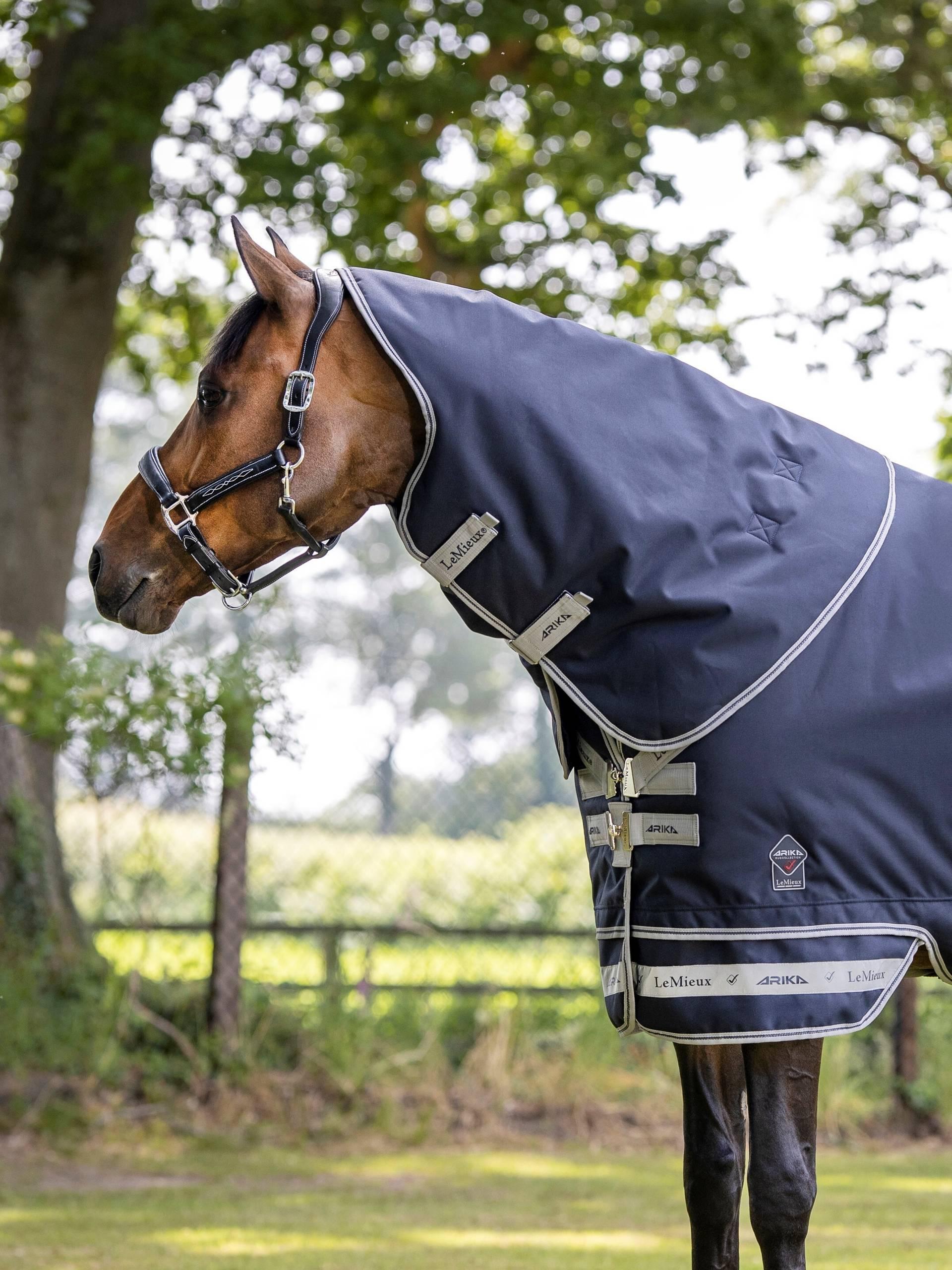 LeMieux Arika Featherweight Neck Cover 0g - Navy
