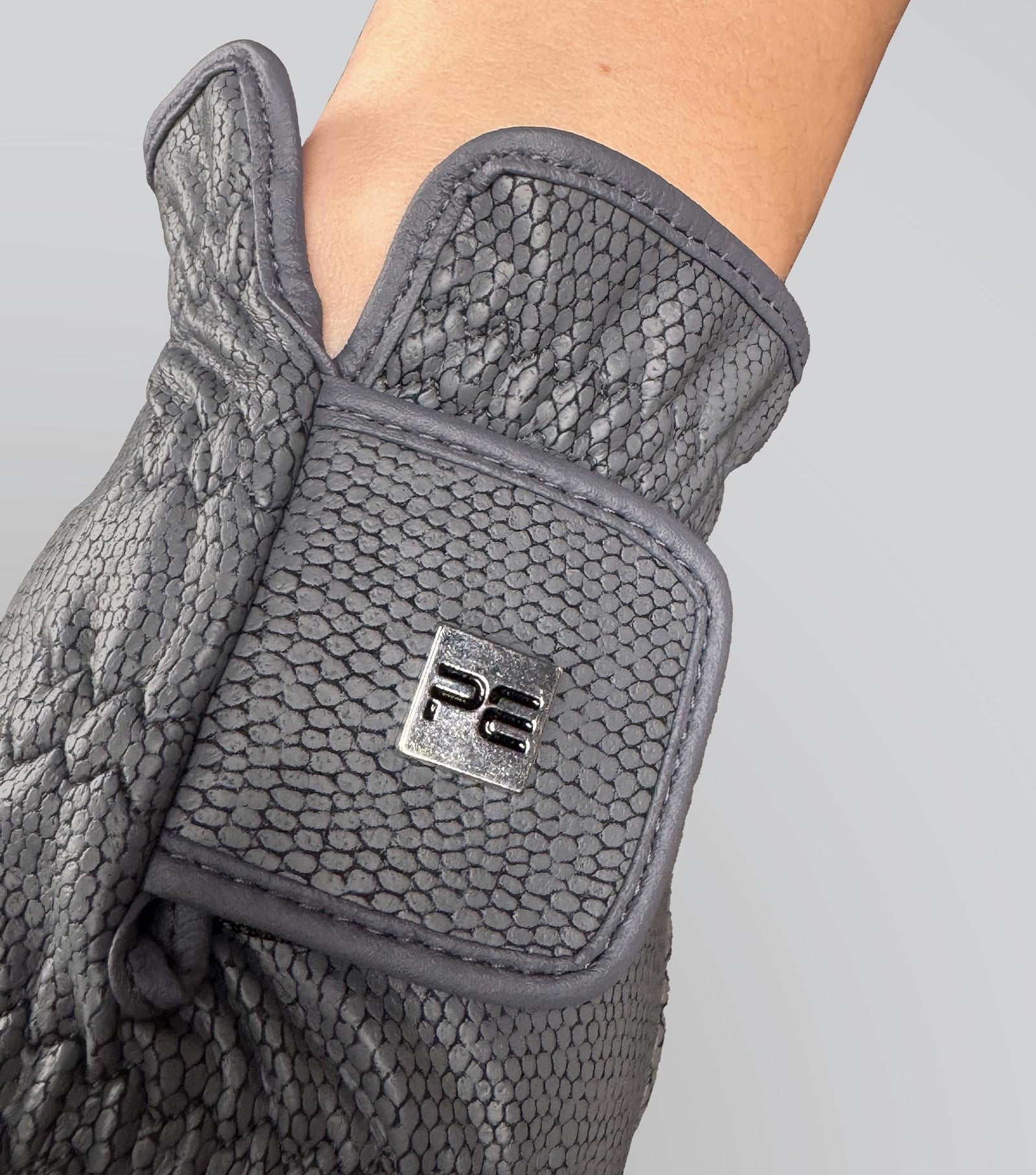 Metaro Riding Gloves - Nags Essentials