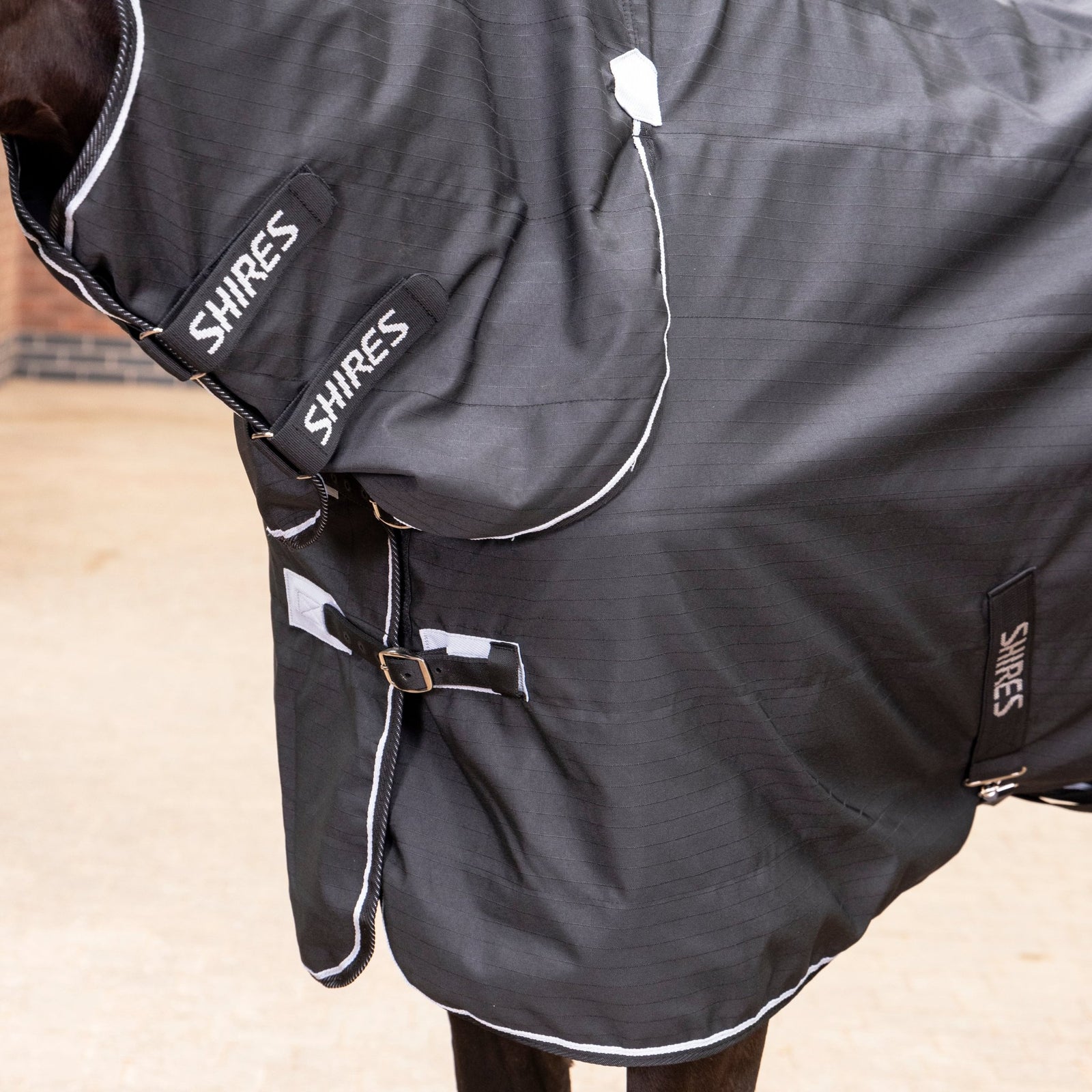 Tempest Lite Combo Stable Rug - Black - Nags Essentials