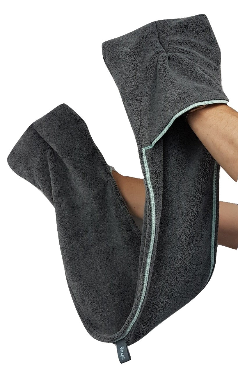 Henry Wag Equine Microfibre Cleaning Glove Towel - Nags Essentials